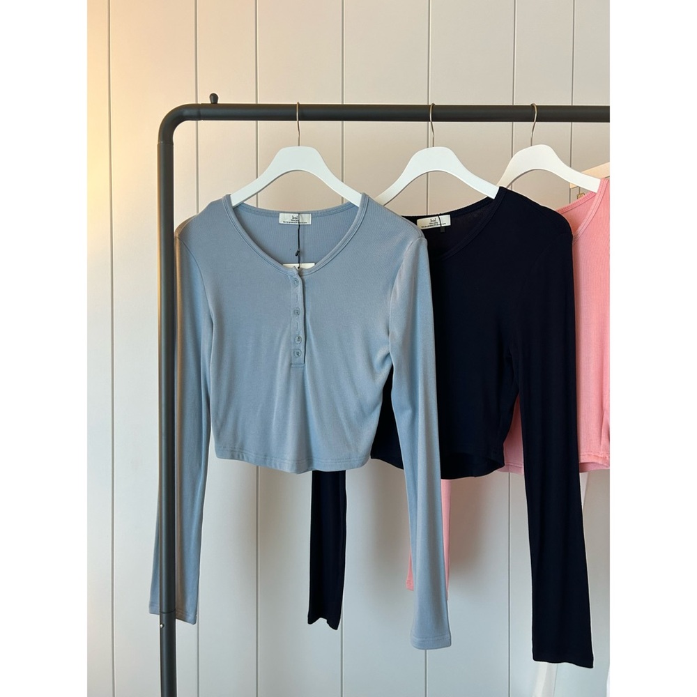 Stylish Women's Long Sleeve Crop Tops